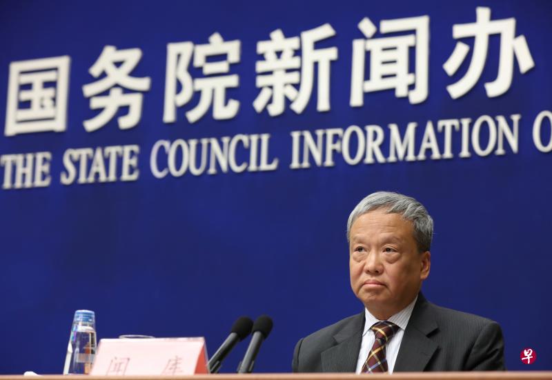 中国工信部信息通信发展司司长闻库在国新办的记者会上介绍,中国将力争明年6月出台能连接上5G网络的移动产品。(中新社) 中国工信部信息通信发展司司长闻库在国新办的记者会上介绍,中国将力争明年6月出台能连接上5G网络的移动产品。(中新社)