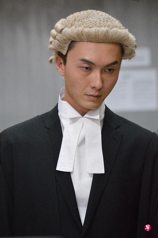 王浩信演失明律师,但四感能力超强。 王浩信演失明律师,但四感能力超强。