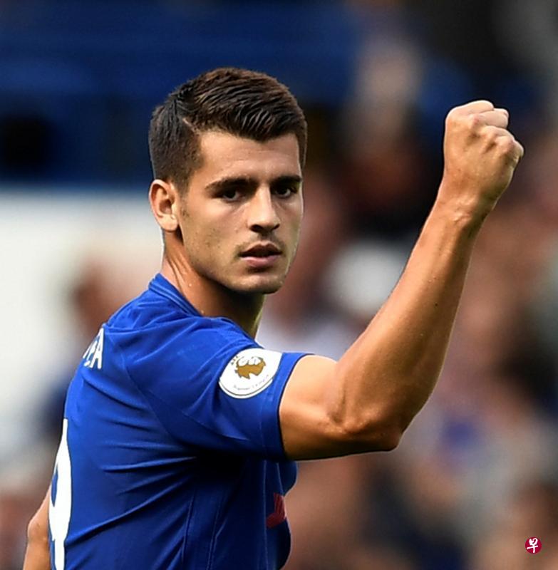 切尔西前锋莫拉塔(左)和曼联射脚卢卡库将在“红蓝大战”中,肩负起为球队建功的重任。(路透社) 切尔西前锋莫拉塔(左)和曼联射脚卢卡库将在“红蓝大战”中,肩负起为球队建功的重任。(路透社)