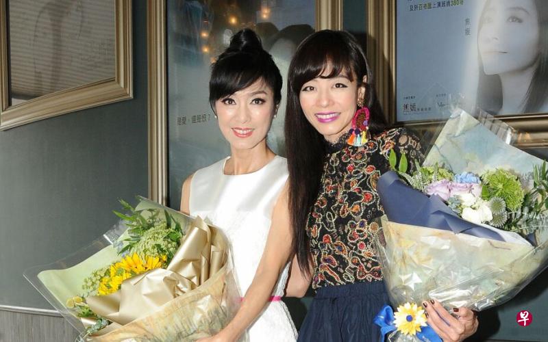 米雪(左)和焦媛在舞台剧《晚安,妈妈》合演母女。(焦媛实验剧团提供) 米雪(左)和焦媛在舞台剧《晚安,妈妈》合演母女。(焦媛实验剧团提供)