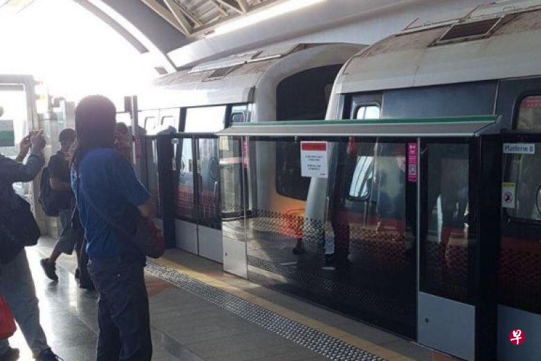 一辆列车在裕群站附近撞上另一辆停在轨道上的列车,23名乘客受伤入院。(图/MEI ANNE面簿) 一辆列车在裕群站附近撞上另一辆停在轨道上的列车,23名乘客受伤入院。(图/MEI ANNE面簿)