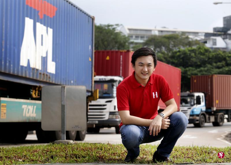 经过几个月深入探访本地业者,Haulio网络平台创办人沈昇辉发现,集装箱运输业可透过科技整合,提升效率。(陈渊庄摄) 经过几个月深入探访本地业者,Haulio网络平台创办人沈昇辉发现,集装箱运输业可透过科技整合,提升效率。(陈渊庄摄)