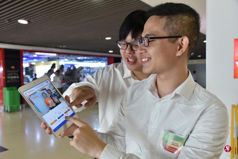 捐赠者可以通过网上或手机应用捐赠旧课本,学生也能通过该平台搜索和选择自己所需的课本。(职总平价社提供) 捐赠者可以通过网上或手机应用捐赠旧课本,学生也能通过该平台搜索和选择自己所需的课本。(职总平价社提供)