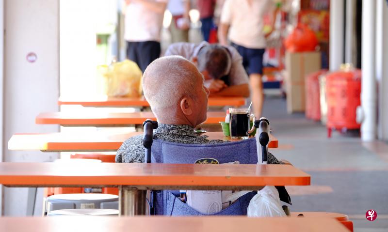 如何帮助老人不感到寂寞与孤独,需要社会各阶层的共同努力。(档案照) 如何帮助老人不感到寂寞与孤独,需要社会各阶层的共同努力。(档案照)