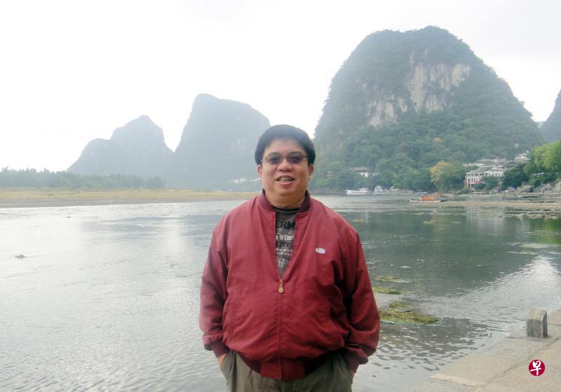 江文豪每年有一半的时间留在桂林,早已视作第二故乡,并常以自己对桂林的了解以及创业生活经历,不遗余力地向台商推介桂林。(中新社) 江文豪每年有一半的时间留在桂林,早已视作第二故乡,并常以自己对桂林的了解以及创业生活经历,不遗余力地向台商推介桂林。(中新社)