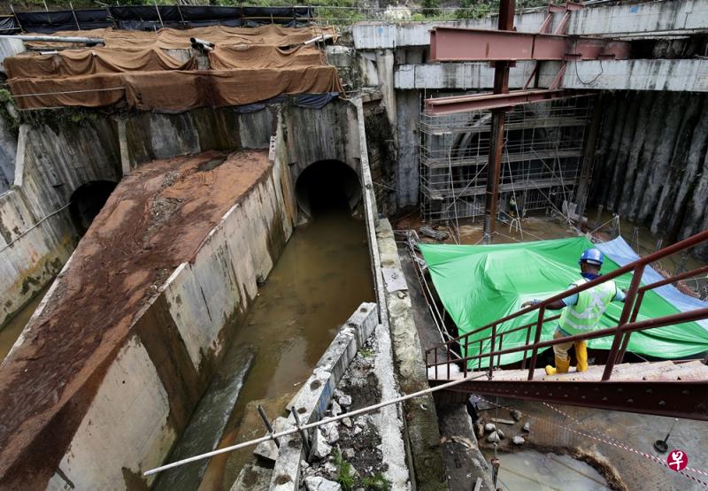 武吉知马1号分水渠、史丹福分水渠和史丹福地下储水池工程将陆续于明年不同季度完工。(陈渊庄摄) 武吉知马1号分水渠、史丹福分水渠和史丹福地下储水池工程将陆续于明年不同季度完工。(陈渊庄摄)