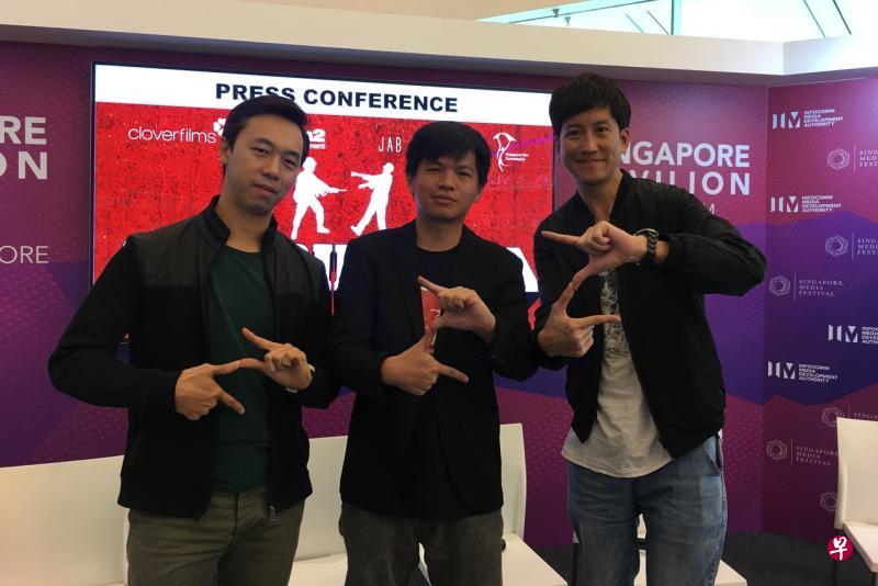 本地活尸电影《尸杀军营》导演杰生弹(中)与两名男主角郑良雄(左)与王智国。(李亦筠摄) 本地活尸电影《尸杀军营》导演杰生弹(中)与两名男主角郑良雄(左)与王智国。(李亦筠摄)