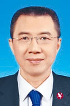 王岐山前秘书周亮获委任为银监会排名第四的副主席。(星岛日报) 王岐山前秘书周亮获委任为银监会排名第四的副主席。(星岛日报)