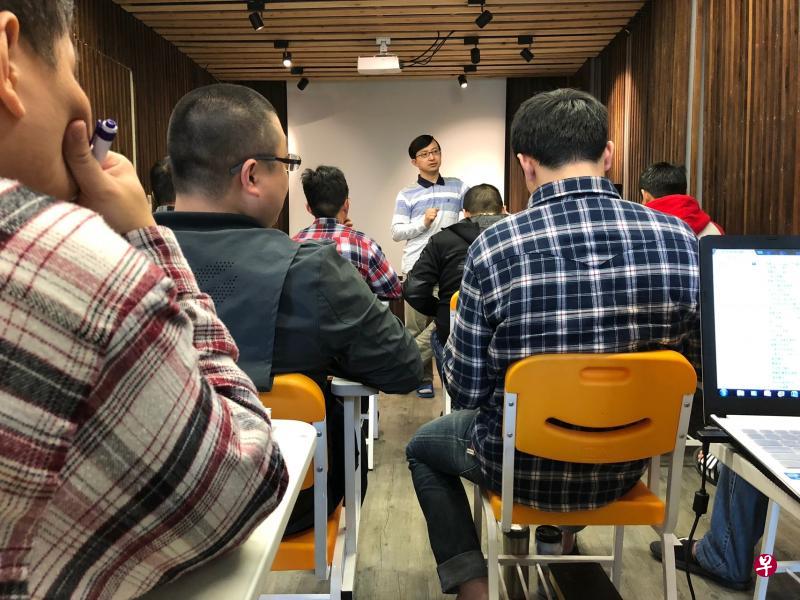 民间社会福利机构“中华赶路的雁”全人关怀协会为药、酒瘾患者开办戒治课程，从生理、心理、心灵和社区关怀层面着手进行疗程。（黄顺杰摄）