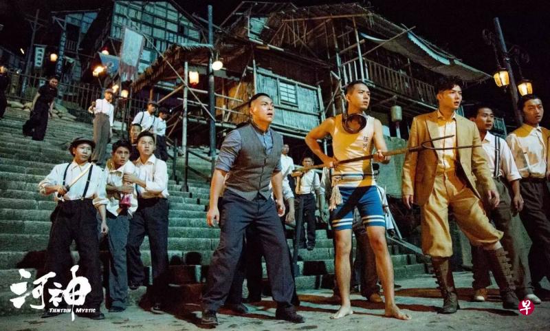 《河神》在制作上不遗余力,从主角们的穿着打扮、道具器物等,显露出一种独具中国韵味的奇幻感。(星和视界提供) 《河神》在制作上不遗余力,从主角们的穿着打扮、道具器物等,显露出一种独具中国韵味的奇幻感。(星和视界提供)