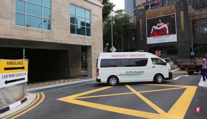 渣打银行新加坡马拉松赛主办方IRONMAN Asia赛前曾同莱佛士医院讨论各项交通安排,以方便救护车驶入医院。(庄耿闻摄) 渣打银行新加坡马拉松赛主办方IRONMAN Asia赛前曾同莱佛士医院讨论各项交通安排,以方便救护车驶入医院。(庄耿闻摄)