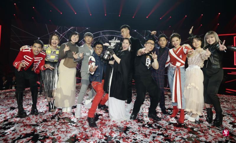 《The Voice决战好声》没有太绚烂夺目的特效,观众反而更能专注在学员们的演唱上。(陈渊庄摄) 《The Voice决战好声》没有太绚烂夺目的特效,观众反而更能专注在学员们的演唱上。(陈渊庄摄)