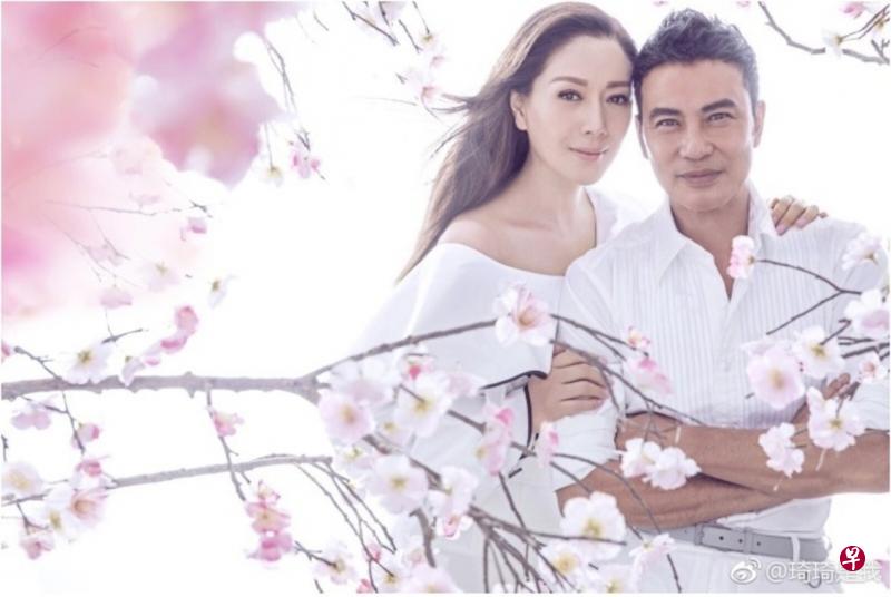 任达华与琦琦夫妻情深厚。(微博图) 任达华与琦琦夫妻情深厚。(微博图)