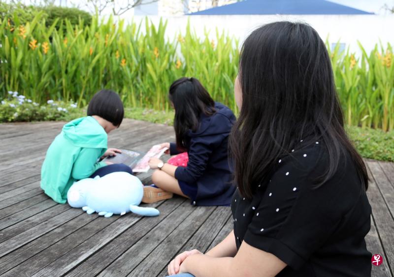 越来越多年轻人开始当兼职保姆赚外快。(庄耿闻摄) 越来越多年轻人开始当兼职保姆赚外快。(庄耿闻摄)