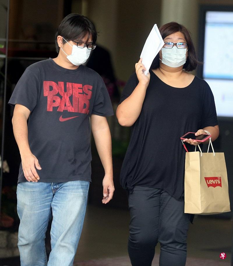 经营淫网的被告刘振源及林秀妍。(海峡时报) 经营淫网的被告刘振源及林秀妍。(海峡时报)