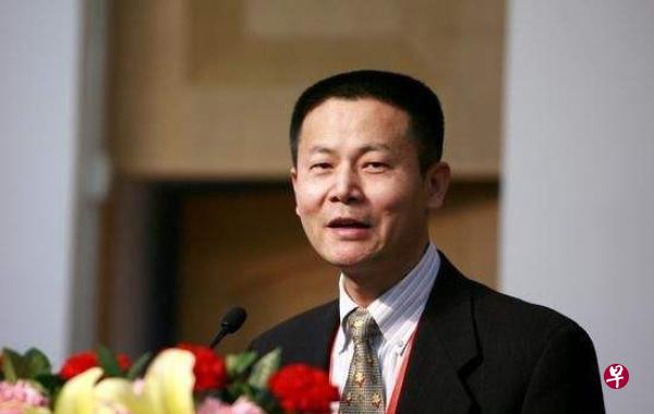 53岁的吴清有经济学背景,在金融领域耕耘多年,给业界留下“敢碰硬敢亮剑”的印象。 53岁的吴清有经济学背景,在金融领域耕耘多年,给业界留下“敢碰硬敢亮剑”的印象。