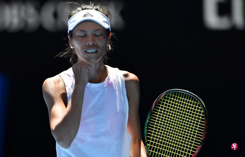 台湾女将谢淑薇握拳欢呼胜利。(法新社) 台湾女将谢淑薇握拳欢呼胜利。(法新社)