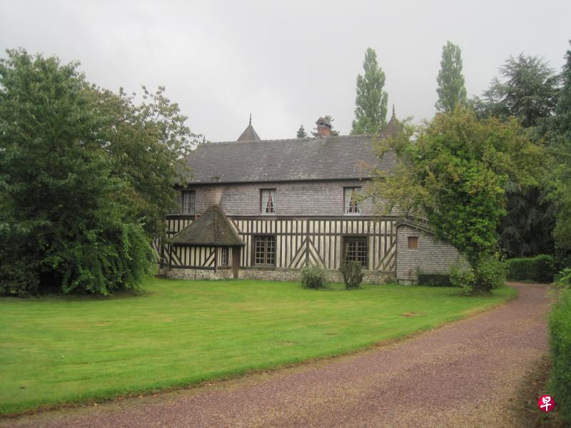 Adrien Camut家族在奥日产区酿造卡尔瓦多斯酒200 年。(互联网) Adrien Camut家族在奥日产区酿造卡尔瓦多斯酒200 年。(互联网)