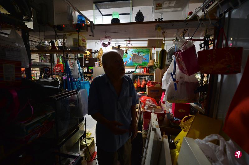 储物症患者面临的关键问题是清除囤积物品时的巨大心理压力,在此过程中,亲友应给予适当支持和鼓励。(档案照) 储物症患者面临的关键问题是清除囤积物品时的巨大心理压力,在此过程中,亲友应给予适当支持和鼓励。(档案照)