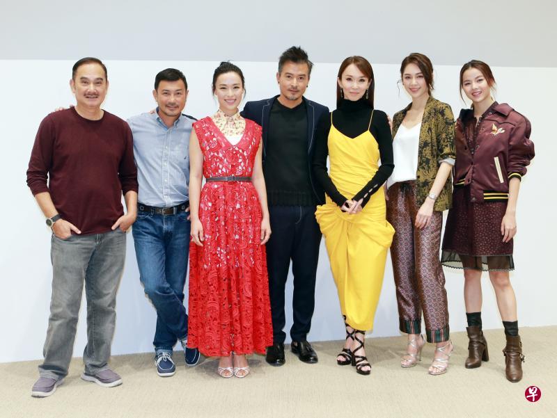 《入侵者》的演员包括朱厚任(左起)、林明伦、林慧玲、李铭顺、范文芳、廖奕琁、沈家玉。(唐家鸿摄) 《入侵者》的演员包括朱厚任(左起)、林明伦、林慧玲、李铭顺、范文芳、廖奕琁、沈家玉。(唐家鸿摄)