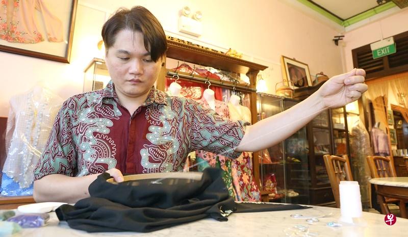 出生土生华人家庭的黄俊荣到国外念大学时,才意识到了解自身文化的重要。(档案照片) 出生土生华人家庭的黄俊荣到国外念大学时,才意识到了解自身文化的重要。(档案照片)