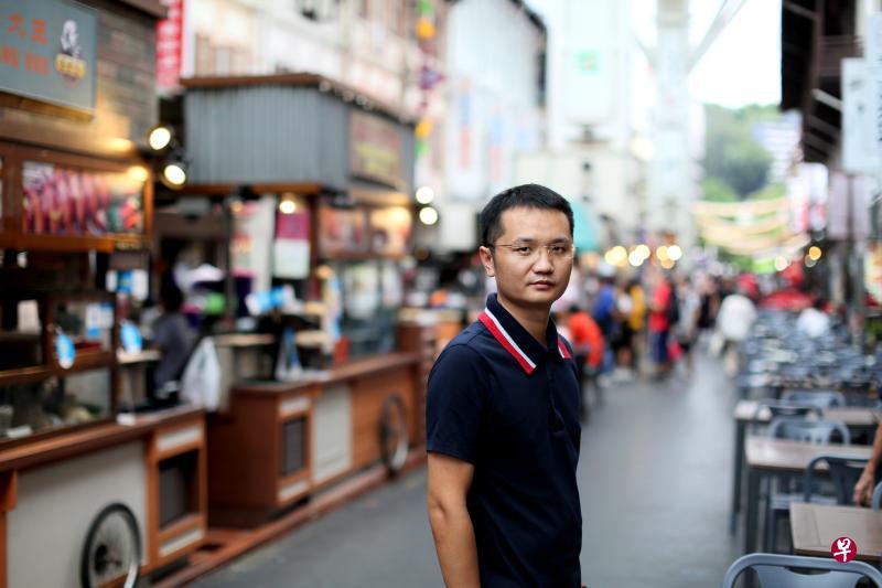 宋超七年间在牛车水美食街开了五家中国风味的餐馆。(龙国雄摄) 宋超七年间在牛车水美食街开了五家中国风味的餐馆。(龙国雄摄)
