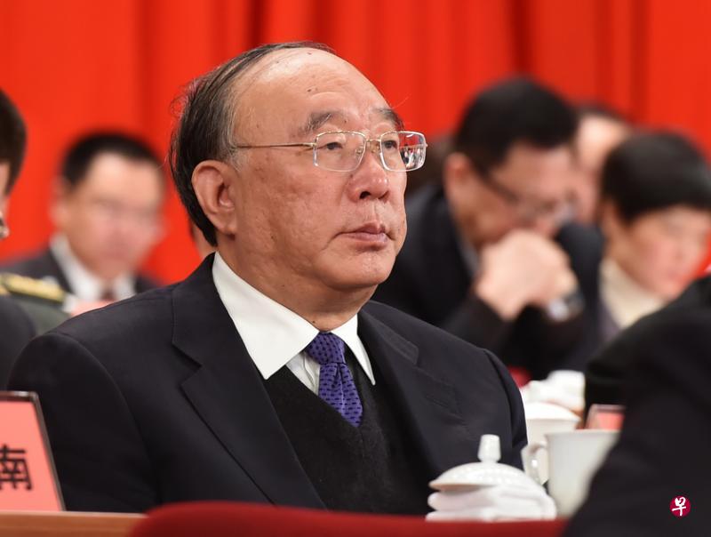 重庆市政协会议昨天开幕,800余名政协委员参加,其中包括北上后又掉头返渝的黄奇帆。(中新社) 重庆市政协会议昨天开幕,800余名政协委员参加,其中包括北上后又掉头返渝的黄奇帆。(中新社)