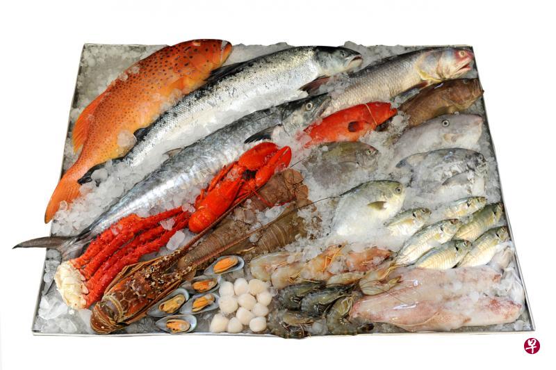 松鱼业及其零售店The Seafood Market Place出售各种新鲜海鲜。 松鱼业及其零售店The Seafood Market Place出售各种新鲜海鲜。