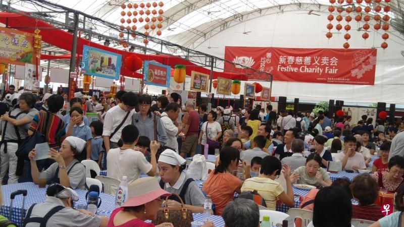 慈善组织慈济举行义卖会筹募善款。(读者提供) 慈善组织慈济举行义卖会筹募善款。(读者提供)