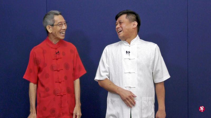 zaobao.sg今晚首播韩劳达的新相声作品《狗年贺词》,由杨世彬(左)和纪庆荣演出。(zaobao.sg) zaobao.sg今晚首播韩劳达的新相声作品《狗年贺词》,由杨世彬(左)和纪庆荣演出。(zaobao.sg)
