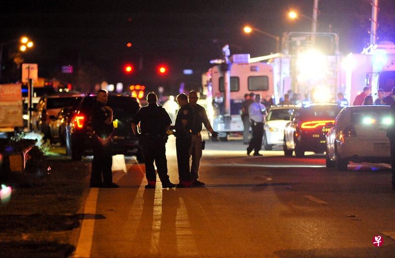 警方在发生枪击事件后,封锁了前往出事高中的道路。(法新社) 警方在发生枪击事件后,封锁了前往出事高中的道路。(法新社)