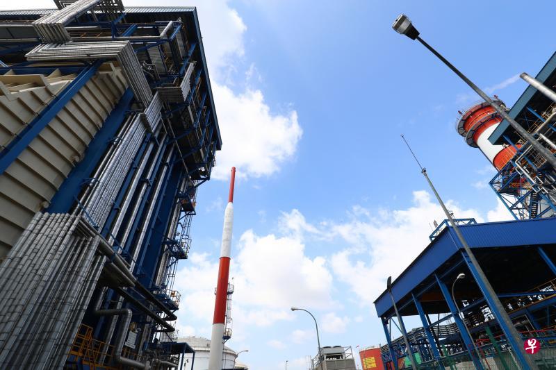 政府征收碳税,对电力公司如和光电力来说,意味着公司首五年每年的成本料将增加约825万元。(陈来福摄) 政府征收碳税,对电力公司如和光电力来说,意味着公司首五年每年的成本料将增加约825万元。(陈来福摄)