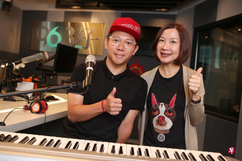 胡海泉接受96.3好FM的邀请,上阿姐DJ林安娜的节目。(何家俊摄) 胡海泉接受96.3好FM的邀请,上阿姐DJ林安娜的节目。(何家俊摄)