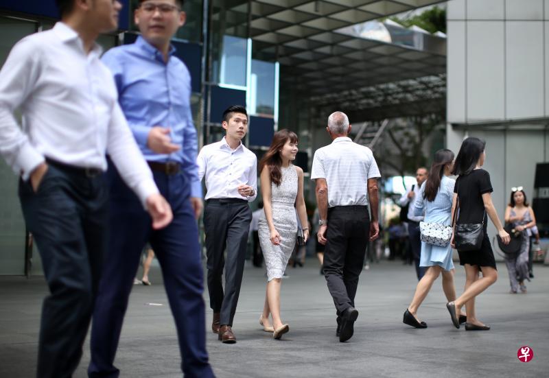 尽管我国整体生育率长期低迷,但若加上每年平均有2万多名新公民,我国几乎可达到2.1的自然替代生育率。(何家俊摄) 尽管我国整体生育率长期低迷,但若加上每年平均有2万多名新公民,我国几乎可达到2.1的自然替代生育率。(何家俊摄)