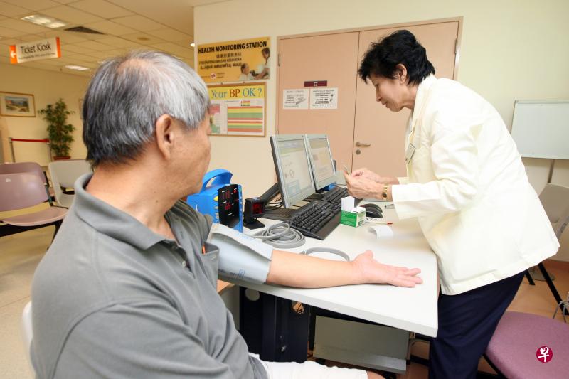 卫生部从今年6月开始,将进一步调整保健储蓄的使用范围,协助更多有需要的国人支付医疗和保健费用。(档案照) 卫生部从今年6月开始,将进一步调整保健储蓄的使用范围,协助更多有需要的国人支付医疗和保健费用。(档案照)