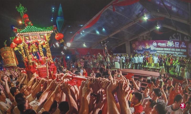 一年一度的新山“游神”活动热闹非凡。 一年一度的新山“游神”活动热闹非凡。