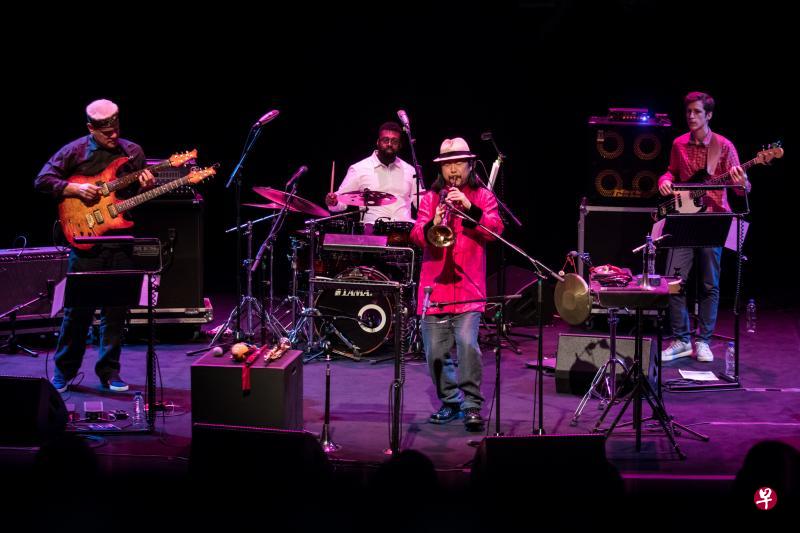 郭雅志倾情演奏。(滨海艺术中心提供) 郭雅志倾情演奏。(滨海艺术中心提供)