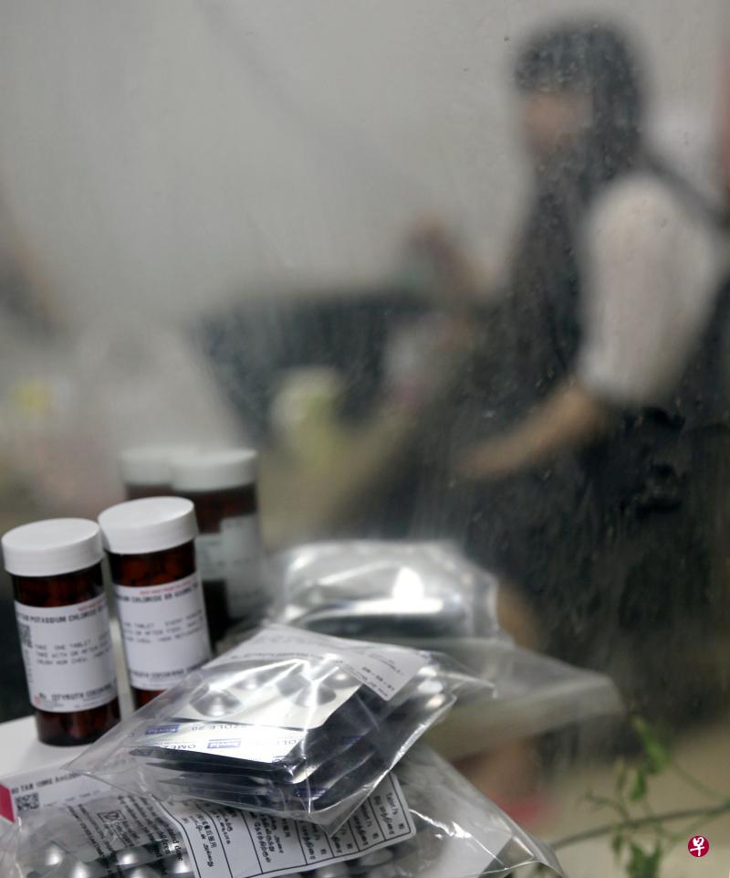 笔者表示,精神分裂症会产生幻觉和幻听,一些病人会抗拒吃药,他们认为自己没病或认为病好了,无须吃药。(档案照) 笔者表示,精神分裂症会产生幻觉和幻听,一些病人会抗拒吃药,他们认为自己没病或认为病好了,无须吃药。(档案照)