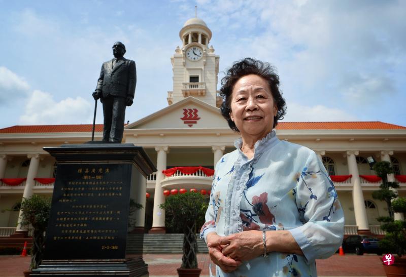 汪雅梅走一趟父亲汪金丁走过的旧地,华侨中学是其中一站。(档案照) 汪雅梅走一趟父亲汪金丁走过的旧地,华侨中学是其中一站。(档案照)
