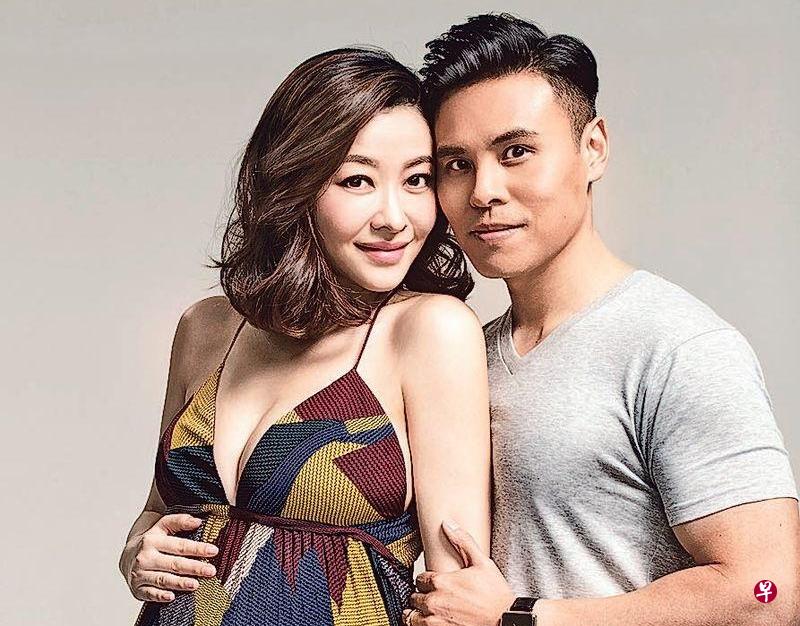 熊黛林紧靠老公露出幸福甜笑。(明报图) 熊黛林紧靠老公露出幸福甜笑。(明报图)