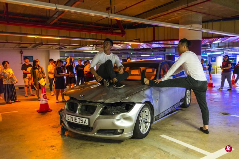 《爱因与斯坦》剧照。(滨海艺术中心提供) 《爱因与斯坦》剧照。(滨海艺术中心提供)