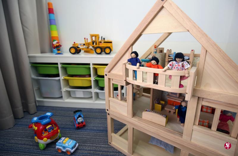 “安全空间”内的辅导室摆放了有助孩子放松心情的玩具,以期缓解遭受家暴儿童焦虑不安的情绪。(梁麒麟摄) “安全空间”内的辅导室摆放了有助孩子放松心情的玩具,以期缓解遭受家暴儿童焦虑不安的情绪。(梁麒麟摄)