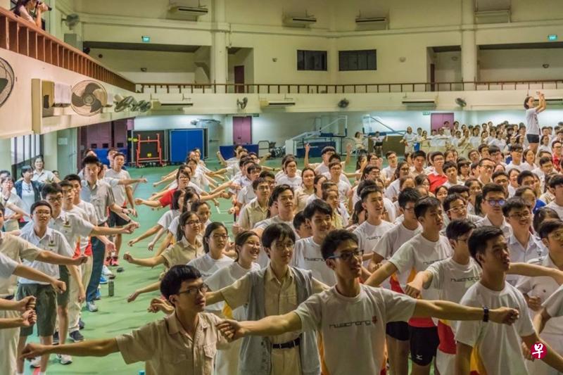 新生认真向学长学姐学习SODACHE。 新生认真向学长学姐学习SODACHE。