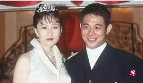 李连杰为利智拍《封神传奇》。 李连杰为利智拍《封神传奇》。