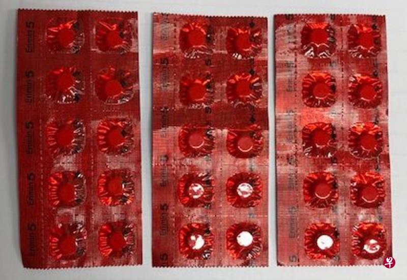 移民与关卡局已将起获的药丸,转交给肃毒局展开进一步调查。(图/ICA) 移民与关卡局已将起获的药丸,转交给肃毒局展开进一步调查。(图/ICA)
