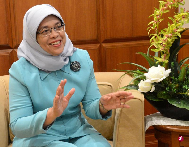 哈莉玛总统赞扬女性在创业路上的坚韧不拔,并呼吁她们善用政府计划与津贴,助企业走向数码化。(档案照) 哈莉玛总统赞扬女性在创业路上的坚韧不拔,并呼吁她们善用政府计划与津贴,助企业走向数码化。(档案照)