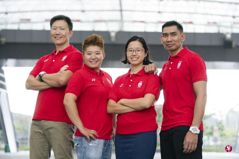 ▲我国射击前国手李宏耀(左起)与前泳手陶李将分别出任亚运会与青奥会新加坡代表团团长,黄怡琳与阿兹哈将在亚运会担任助理团长的职务。(新加坡奥理会提供) ▲我国射击前国手李宏耀(左起)与前泳手陶李将分别出任亚运会与青奥会新加坡代表团团长,黄怡琳与阿兹哈将在亚运会担任助理团长的职务。(新加坡奥理会提供)