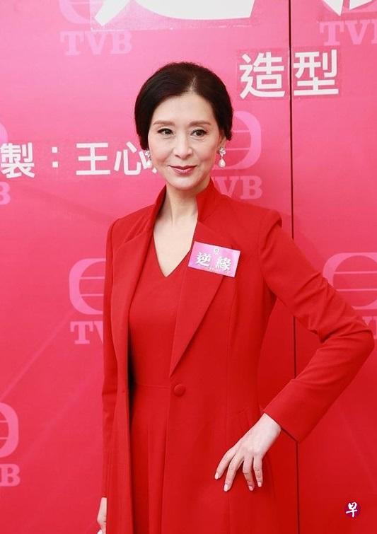 夏文汐虽51岁但气质很好。(TVBI) 夏文汐虽51岁但气质很好。(TVBI)