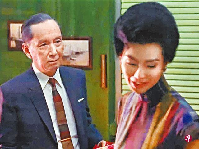 雷震在《花样年华》中，几乎所有戏份都与张曼玉同场。（互联网）