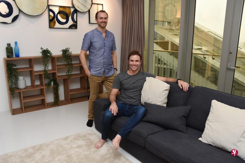 卡麦斯基(前)和施哲明看准共享经济市场,两年前联手创立Hmlet,是本地唯一的共享生活空间经营者。(麦专程摄) 卡麦斯基(前)和施哲明看准共享经济市场,两年前联手创立Hmlet,是本地唯一的共享生活空间经营者。(麦专程摄)